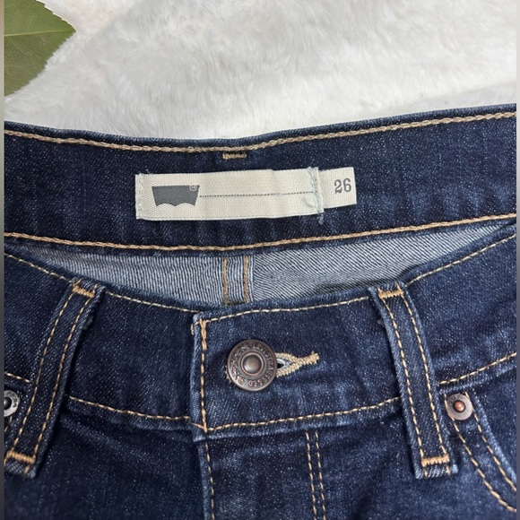 Levi’s Jean Shorts - Picture 3 of 3